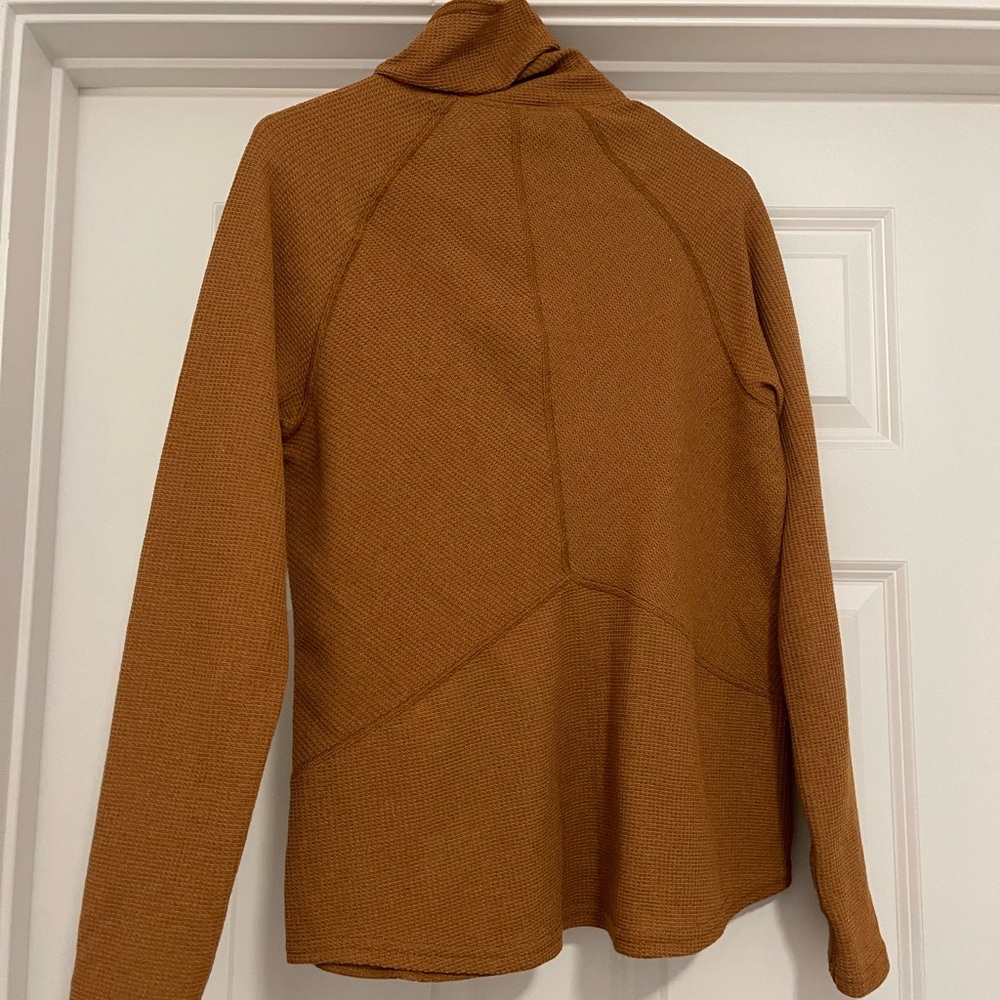 Mustard yellow top - Picture 2 of 3
